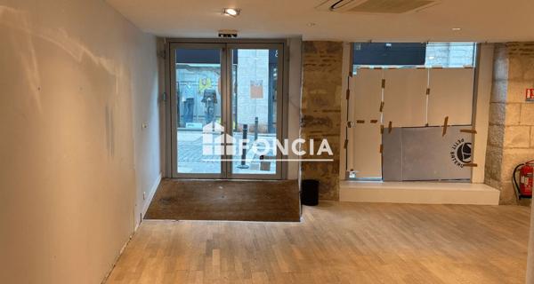 À vendre Local commercial 134 m² - Cahors 46000