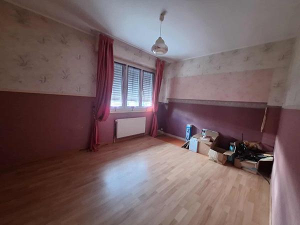 Maison plain pied sur sous-sol complet à Vironchaux