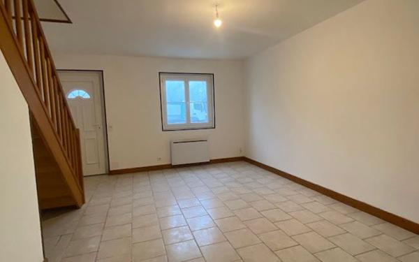 Maison à louer    2 pièces •  Pécy