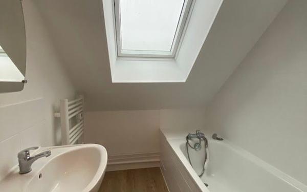 Maison à louer    2 pièces •  Pécy