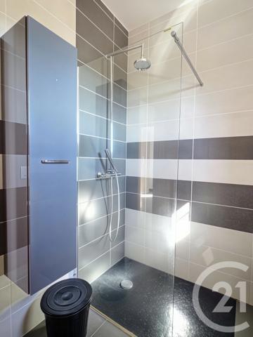 Maison à vendre  4 pièces - 187 m 2   LA LONDE LES MAURES  - 83