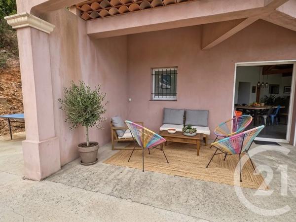 Maison à vendre  4 pièces - 187 m 2   LA LONDE LES MAURES  - 83
