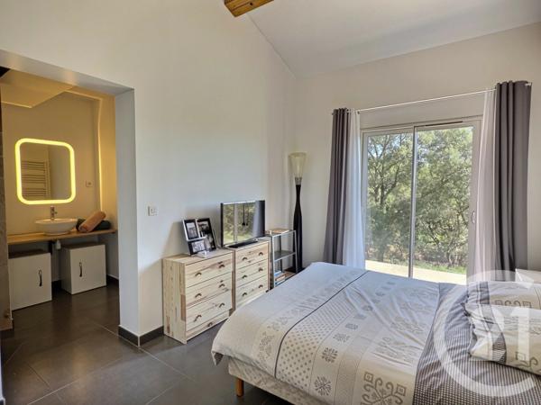 Maison à vendre  4 pièces - 187 m 2   LA LONDE LES MAURES  - 83
