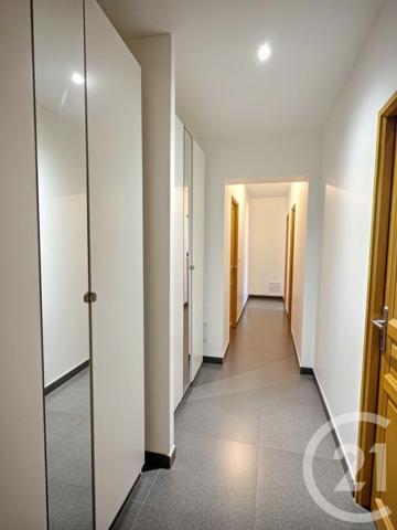 Maison à vendre  4 pièces - 187 m 2   LA LONDE LES MAURES  - 83