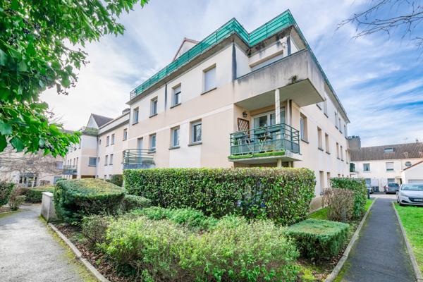 Longjumeau (91160) À vendre – Bien d’exception aux allures de maison sur le toit, avec terrasse panoramique.