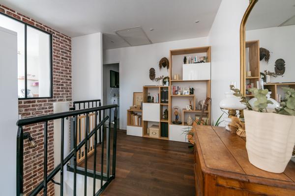 Longjumeau (91160) À vendre – Bien d’exception aux allures de maison sur le toit, avec terrasse panoramique.