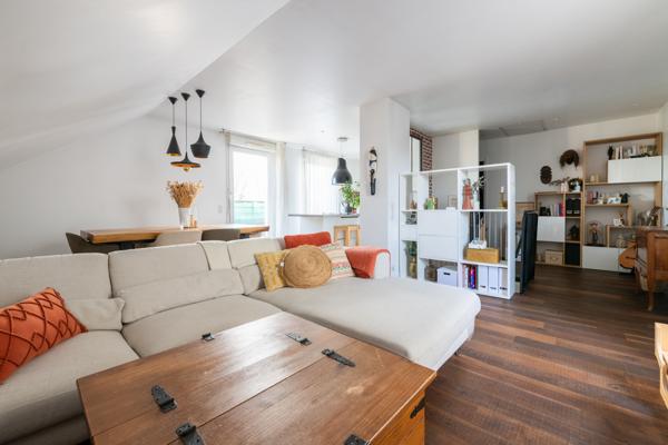 Longjumeau (91160) À vendre – Bien d’exception aux allures de maison sur le toit, avec terrasse panoramique.