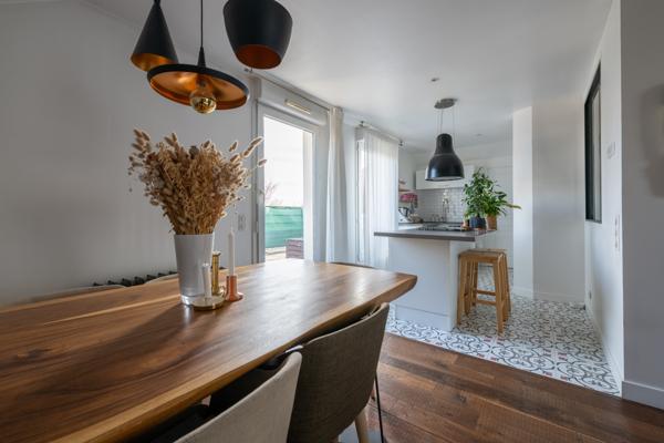 Longjumeau (91160) À vendre – Bien d’exception aux allures de maison sur le toit, avec terrasse panoramique.