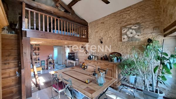 Maison en pierre 90 m² , 3 chambres et mezzanine avec piscine au calme à Foussais payré