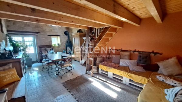 Maison en pierre 90 m² , 3 chambres et mezzanine avec piscine au calme à Foussais payré