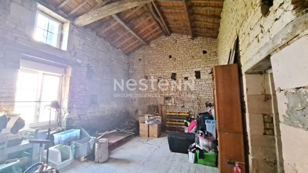 Maison en pierre 90 m² , 3 chambres et mezzanine avec piscine au calme à Foussais payré