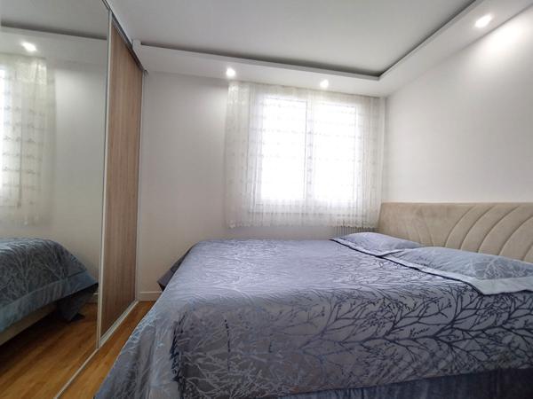 Appartement T4 proche gare, bus, commerce, école, tram