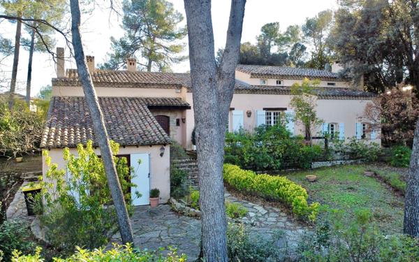 Maison à vendre    6 pièces •  Saint-Clément-de-Rivière