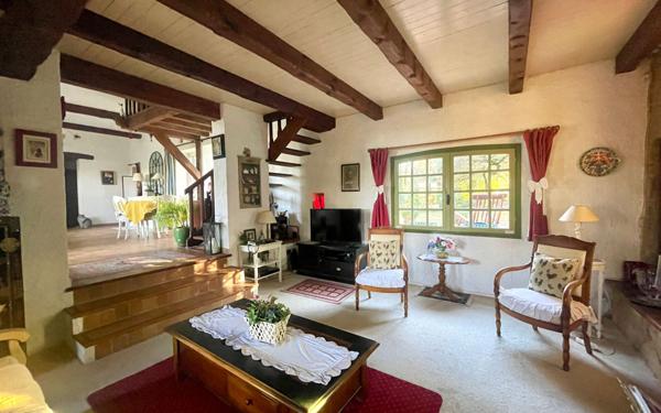 Maison à vendre    6 pièces •  Saint-Clément-de-Rivière