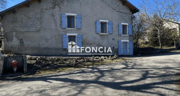 À vendre Maison 5 pièces 150 m² - Bellaffaire 04250