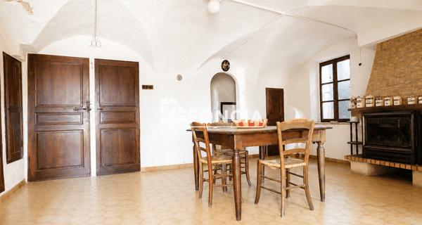 À vendre Maison 5 pièces 150 m² - Bellaffaire 04250