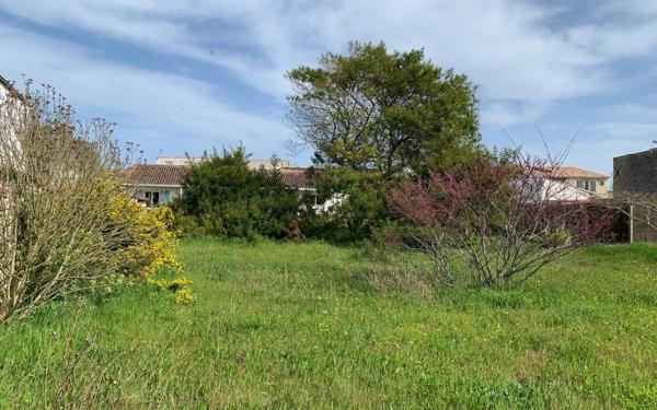 Maison à vendre    2 pièces •  La Flotte