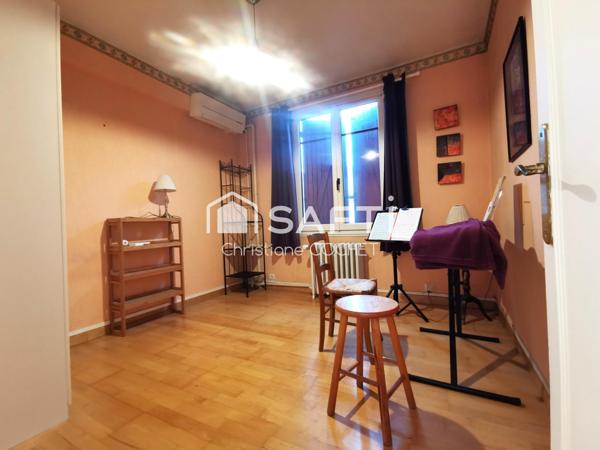 Grande maison proche de toutes commodités au cœur du village de Cesson