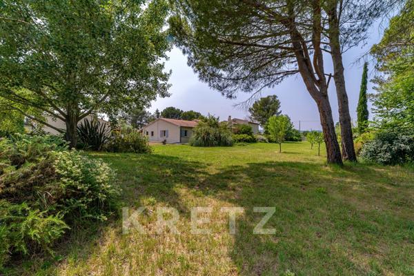 Exceptionnelle villa rénovée de 400m2 sur un parc paysager de 8300m2