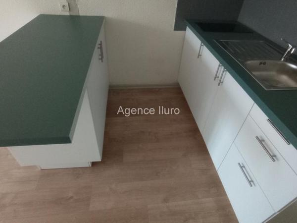 Location non meublée - T3 - Oloron-sainte-marie - Réf.:202145 OLORON - A Saisir ! APPARTEMENT T2 bis renové avec cave et parking privé.