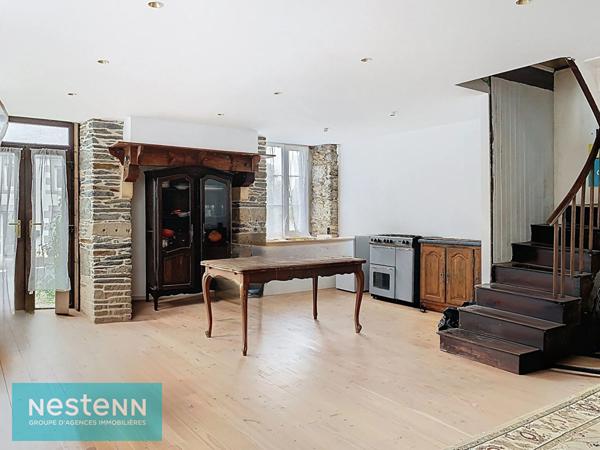 Maison UZEL cinq chambres grands volumes a proximité du centre