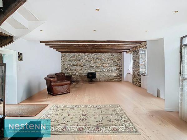 Maison UZEL cinq chambres grands volumes a proximité du centre