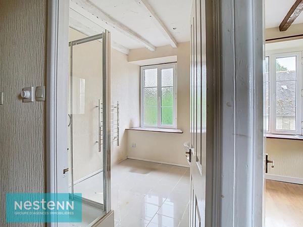 Maison UZEL cinq chambres grands volumes a proximité du centre