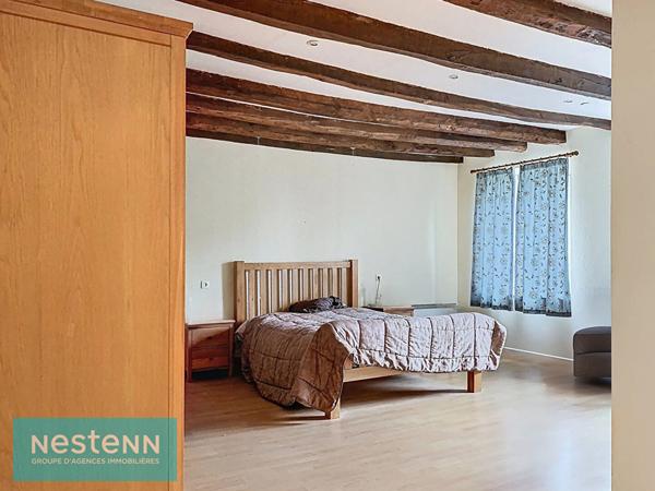 Maison UZEL cinq chambres grands volumes a proximité du centre