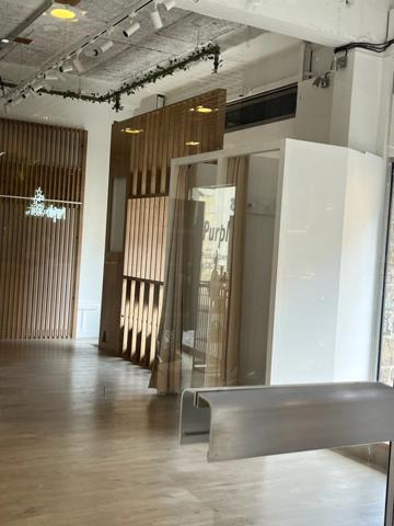 À LOUER – LOCAL COMMERCIAL 40 m² EN GALERIE DYNAMIQUE - AURAY (56)