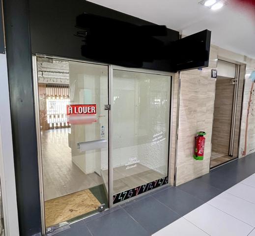 À LOUER – LOCAL COMMERCIAL 40 m² EN GALERIE DYNAMIQUE - AURAY (56)