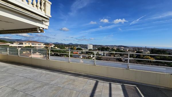Fréjus (83600) A VENDRE, FREJUS Appartement 4 pièces 97 m²+ véranda et terrasses pour 96 m²