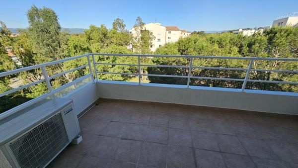 Fréjus (83600) A VENDRE, FREJUS Appartement 4 pièces 97 m²+ véranda et terrasses pour 96 m²