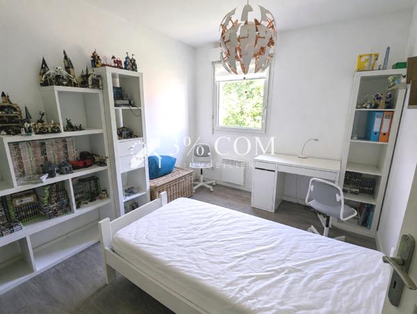 Maison
                                                                                                                                                                                                                                                                                                                        4 pièce(s)                                                                                                                                                                                                          3 chambre(s)                                                                                                                                                                                                          76  m²