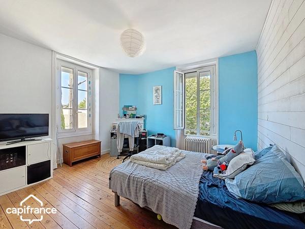 À VENDRE – Maison 122m², 3 chambres, 1 bureau, jardin, piscine et garage – THOUARS