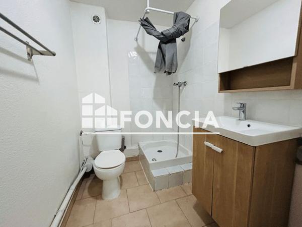 Location Studio 25.7 m² - 12 ET 14 RUE PAUL LENDRIN Toulon 83000