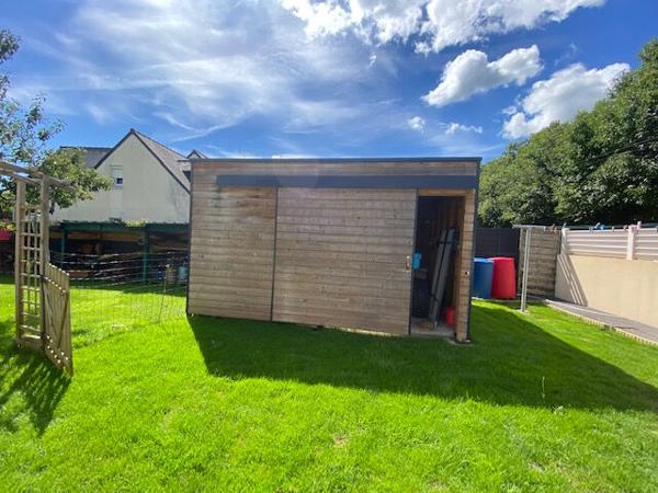 CONCARNEAU MAISON 5 pièces sur un très beau jardin de 891 m² .