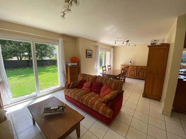 CONCARNEAU MAISON 5 pièces sur un très beau jardin de 891 m² .