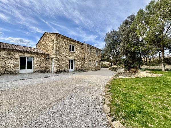 Mas Provençal avec piscine et grand garage La Baume-de-Transit (26790)