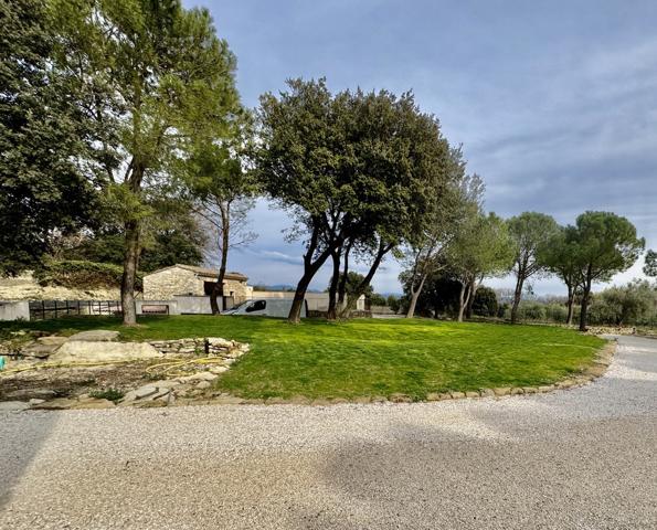 Mas Provençal avec piscine et grand garage La Baume-de-Transit (26790)