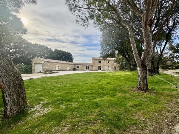 Mas Provençal avec piscine et grand garage La Baume-de-Transit (26790)