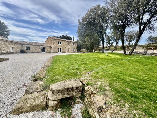 Mas Provençal avec piscine et grand garage La Baume-de-Transit (26790)