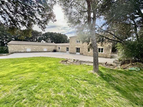 Mas Provençal avec piscine et grand garage La Baume-de-Transit (26790)