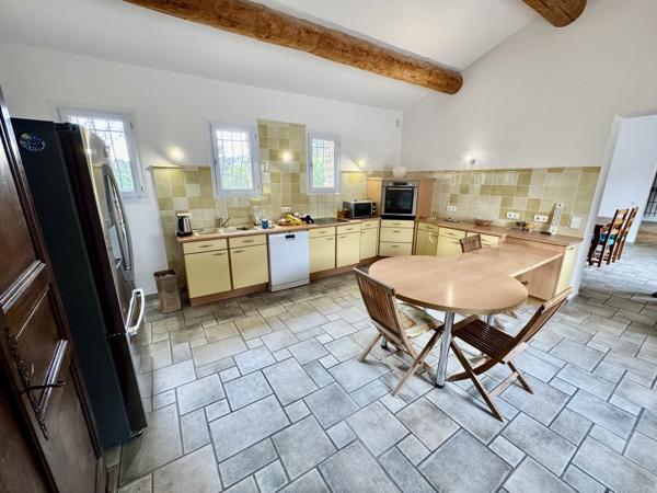 Mas Provençal avec piscine et grand garage La Baume-de-Transit (26790)