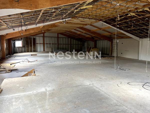 A vendre un local de bureaux et d'entrepots