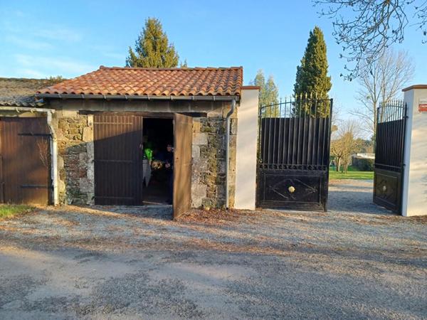 Maison de famille de caractère, jardin et piscine