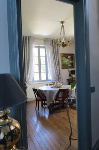 Maison de famille de caractère, jardin et piscine