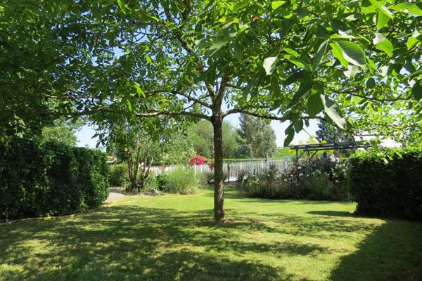 Maison de famille de caractère, jardin et piscine