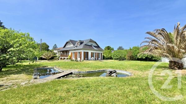 Maison à vendre  8 pièces - 211 m 2   PAU  - 64