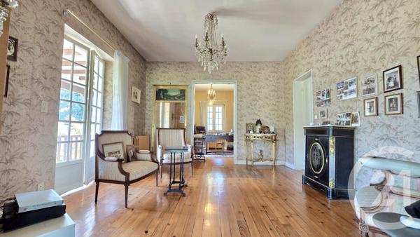 Maison à vendre  8 pièces - 211 m 2   PAU  - 64