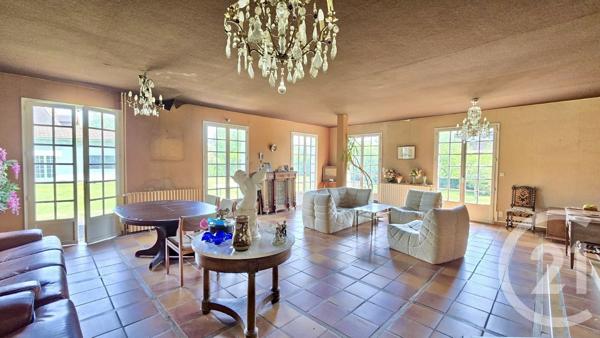 Maison à vendre  8 pièces - 211 m 2   PAU  - 64